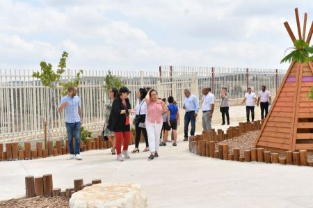 اللجنة المخولة بالاعلان عن كفرقرع كمدينة تزور بلدة كفرقرع